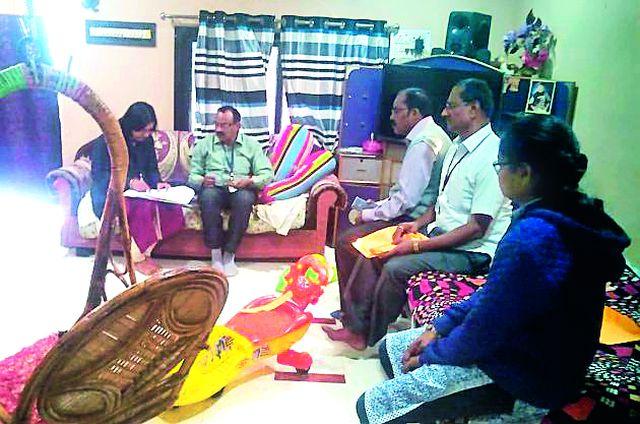 Initiation of illegal moneylenders | तिवस्यात अवैध सावकारांवर धाडसत्र Initiation of illegal moneylenders | तिवस्यात अवैध सावकारांवर धाडसत्र