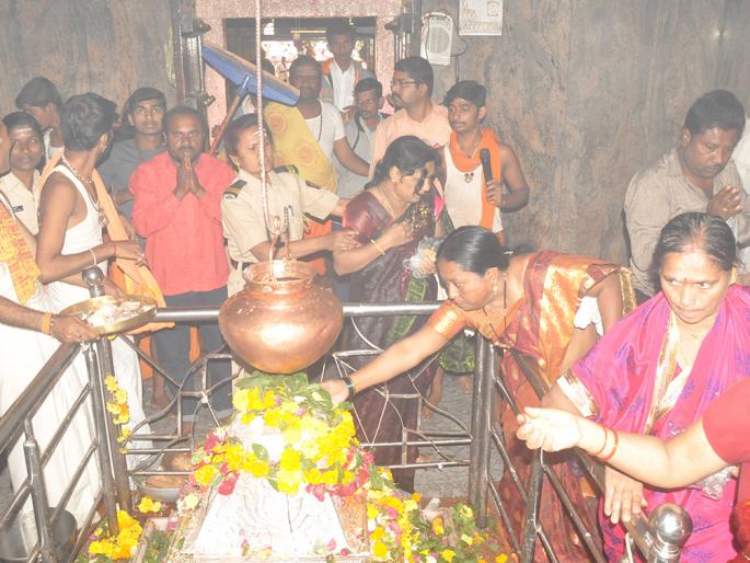  The devotee moves towards the return | भाविक परतीच्या दिशेने