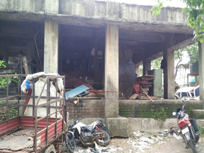 The construction of the controversial Kotraget police station in Bhiwandi was neglected even during the alliance | भिवंडीतील वादग्रस्त कोटरगेट पोलिस ठाण्याचे बांधकाम युतीच्या काळातही दुर्लक्षीत The construction of the controversial Kotraget police station in Bhiwandi was neglected even during the alliance | भिवंडीतील वादग्रस्त कोटरगेट पोलिस ठाण्याचे बांधकाम युतीच्या काळातही दुर्लक्षीत