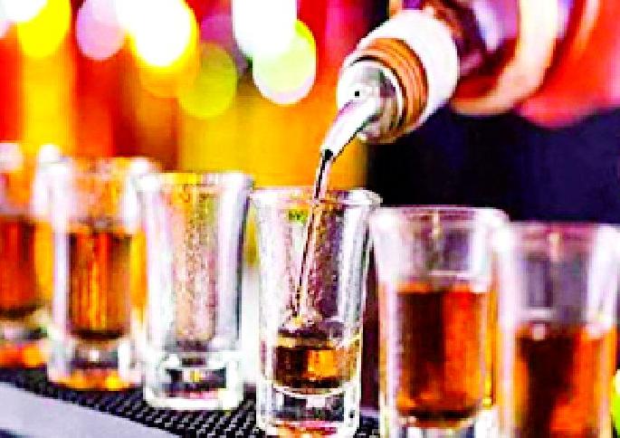 Illegal sale of alcohol | दारूच्या अवैध विक्रीला उधाण Illegal sale of alcohol | दारूच्या अवैध विक्रीला उधाण