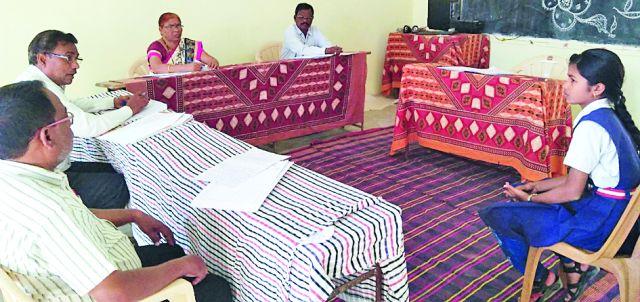 The choice of students from the techniques of interview technique | मुलाखतीच्या तंत्र कौशल्यातून विद्यार्थ्यांची निवड The choice of students from the techniques of interview technique | मुलाखतीच्या तंत्र कौशल्यातून विद्यार्थ्यांची निवड