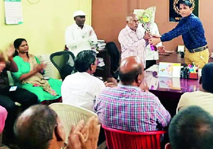 Be the standard of honor with outstanding work | उत्कृष्ट कार्याने सन्मानाचे मानकरी व्हा Be the standard of honor with outstanding work | उत्कृष्ट कार्याने सन्मानाचे मानकरी व्हा