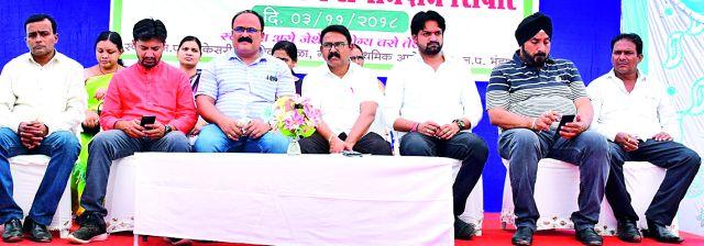 Health and diagnosis camp for cleaning workers | सफाई कर्मचाऱ्यांसाठी आरोग्य व रोगनिदान शिबिर