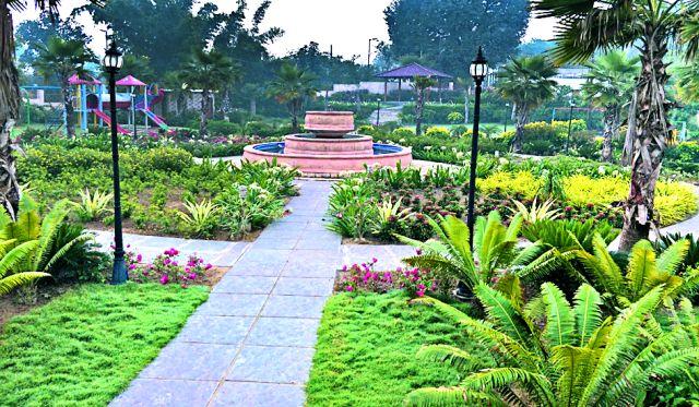 Children's Garden in Gautam Ward | गौतम वॉर्डातील बालोद्यान फुलले Children's Garden in Gautam Ward | गौतम वॉर्डातील बालोद्यान फुलले