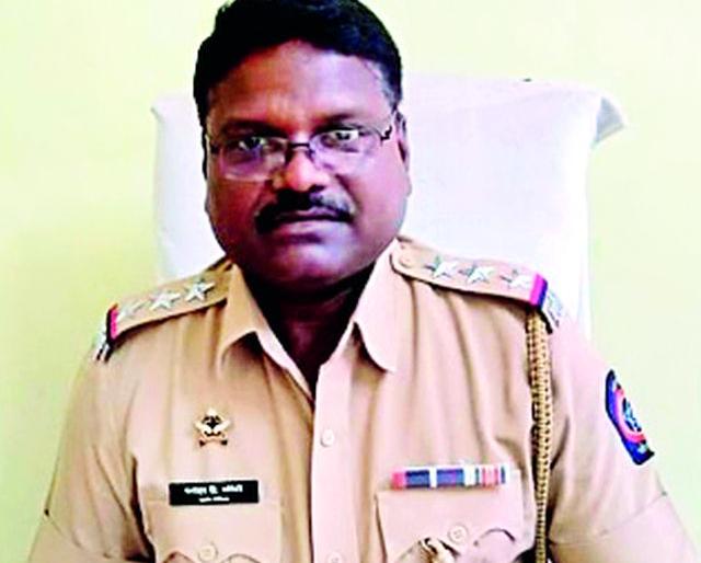 Bapleka's organism survived due to alertness of the Thanedar | ठाणेदारांच्या सतर्कतेमुळे बचावला बापलेकाचा जीव