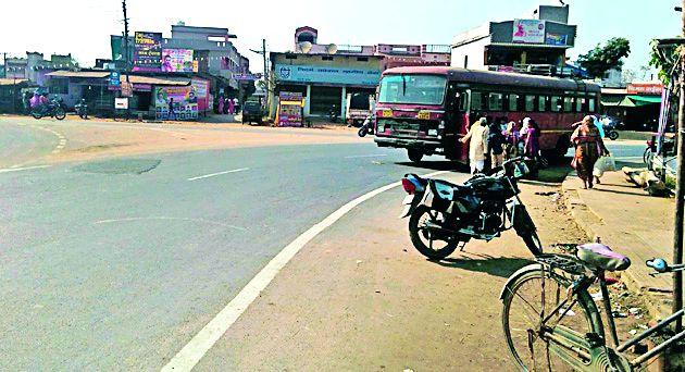 And the passenger van did not run | अन् प्रवासी गाडी धावलीच नाही And the passenger van did not run | अन् प्रवासी गाडी धावलीच नाही