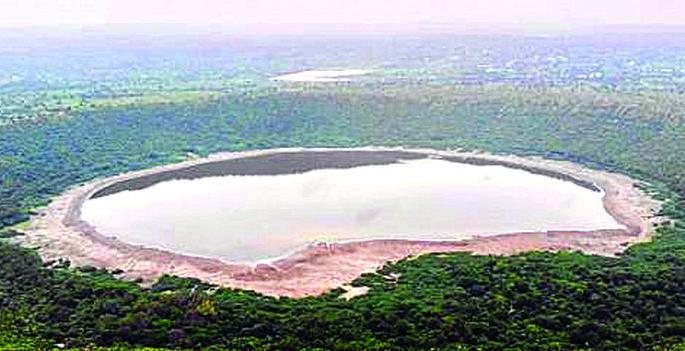 Lonar's vision document will be prepared | लोणारचे व्हीजन डॉक्युमेंट तयार होणार Lonar's vision document will be prepared | लोणारचे व्हीजन डॉक्युमेंट तयार होणार