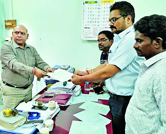 There was a local administration under Wakolipat | वेकोलिपुढे स्थानिक प्रशासन झाले हतबल There was a local administration under Wakolipat | वेकोलिपुढे स्थानिक प्रशासन झाले हतबल