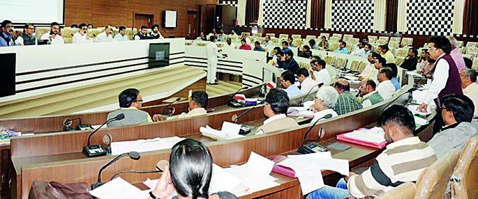 Give benefits to the Government of the last section of the schemes | शासकीय योजनांचा शेवटच्या घटकाला लाभ द्या