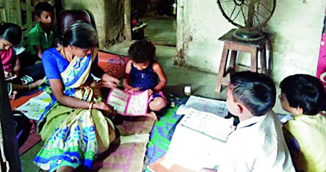 Free seminary at the age of seven! | वयाच्या सत्तरीत मोफत विद्यादान! Free seminary at the age of seven! | वयाच्या सत्तरीत मोफत विद्यादान!