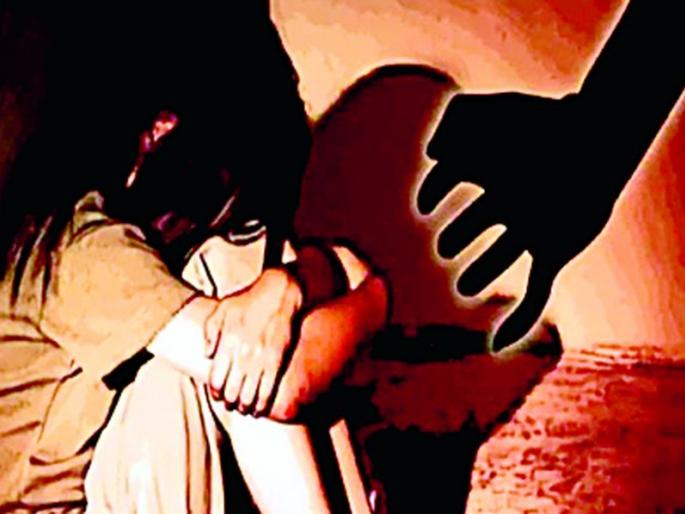 The father cut the throat of a 10-year-old disabled girl with handkerchief | बापाने हातरुमालाने आवळला 10 वर्षीय दिव्यांग मुलीचा गळा