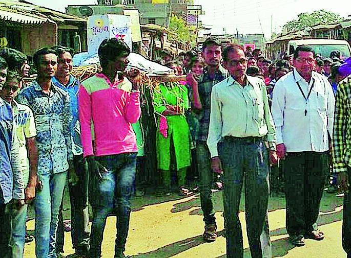  Angry people ended the 'cleanliness' endeavor | संतप्त नागरिकांनी काढली ‘स्वच्छते’ची अंत्ययात्रा