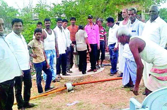 The severe water scarcity | पाण्याची भीषण टंचाई