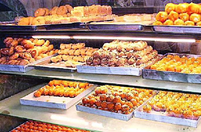 Campaign to stop adulteration | भेसळखोरीला आळा घालण्यासाठी मोहीम Campaign to stop adulteration | भेसळखोरीला आळा घालण्यासाठी मोहीम