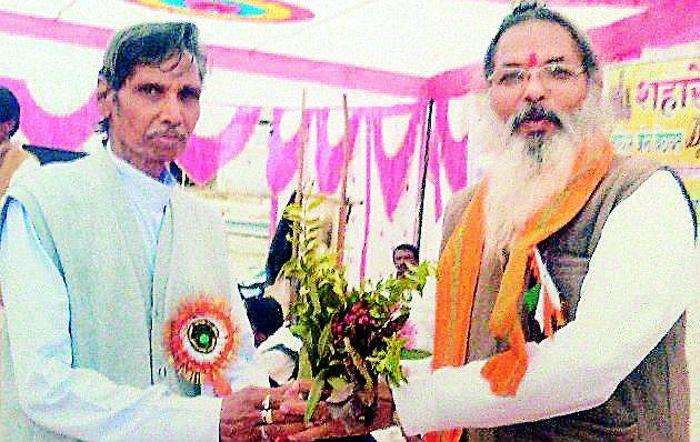 Awakening from 38 years of their entertainment | ३८ वर्षांपासून ‘त्यांचे’ मनोरंजनातून प्रबोधन Awakening from 38 years of their entertainment | ३८ वर्षांपासून ‘त्यांचे’ मनोरंजनातून प्रबोधन