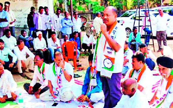 NCP's Front against the hike | दरवाढी विरोधात राष्ट्रवादी काँग्रेसचा मोर्चा NCP's Front against the hike | दरवाढी विरोधात राष्ट्रवादी काँग्रेसचा मोर्चा