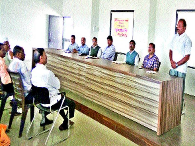 Kailas Pawar: On the national customer day, all the transactions are done online at Deola | कैलास पवार : देवळा येथे राष्टÑीय ग्राहक दिन सर्व व्यवहार आॅनलाइन करण्यावर भर Kailas Pawar: On the national customer day, all the transactions are done online at Deola | कैलास पवार : देवळा येथे राष्टÑीय ग्राहक दिन सर्व व्यवहार आॅनलाइन करण्यावर भर