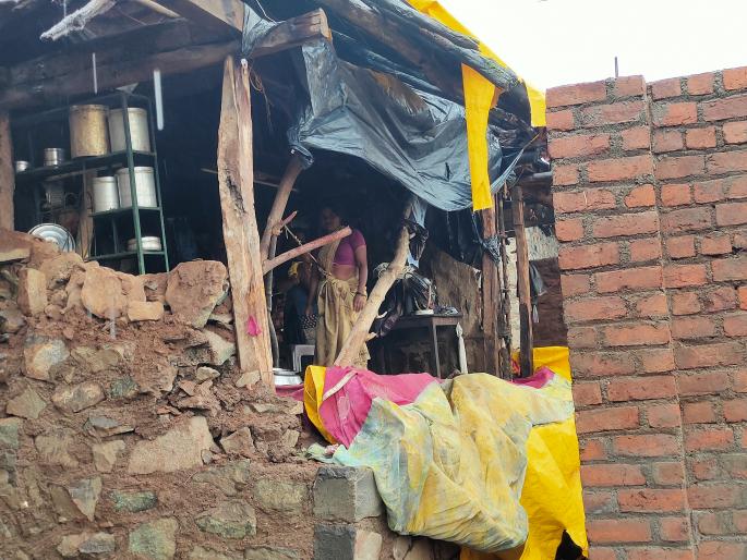 The cyclone caused the most number of houses in Sangamner taluka and crop damage in Parner taluka | चक्रीवादळाने संगमनेर तालुक्यात सर्वाधिक घरांची पडझड, पारनेर तालुक्यात पिकांची हानी The cyclone caused the most number of houses in Sangamner taluka and crop damage in Parner taluka | चक्रीवादळाने संगमनेर तालुक्यात सर्वाधिक घरांची पडझड, पारनेर तालुक्यात पिकांची हानी