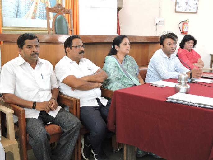 Prioritize Shadu's Ganesh idols, appeal to artisans of Ravi Pawar | शाडूच्या गणेशमूर्तींना प्राधान्य द्या, रवी पवार यांचे मूर्ती कारागिरांना आवाहन Prioritize Shadu's Ganesh idols, appeal to artisans of Ravi Pawar | शाडूच्या गणेशमूर्तींना प्राधान्य द्या, रवी पवार यांचे मूर्ती कारागिरांना आवाहन