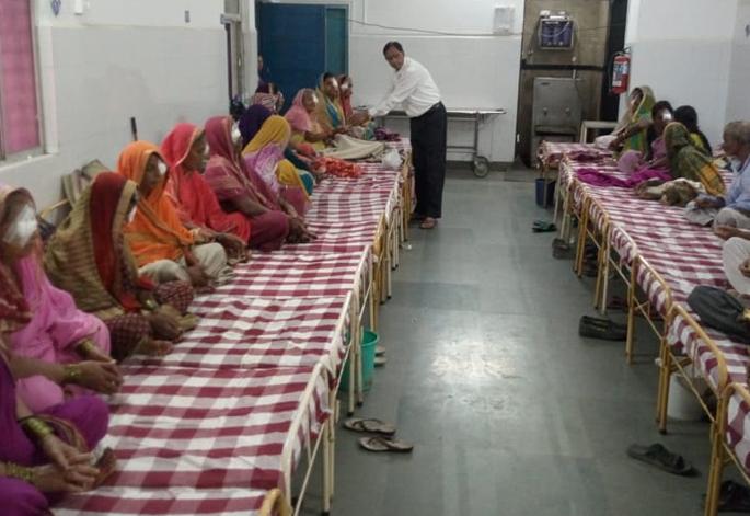 Lions Clubs have a hundred surgeries in four days in Partur | परतूर येथे लायन्स क्लबतर्फे चार दिवसांत शंभर शस्त्रक्रिया Lions Clubs have a hundred surgeries in four days in Partur | परतूर येथे लायन्स क्लबतर्फे चार दिवसांत शंभर शस्त्रक्रिया