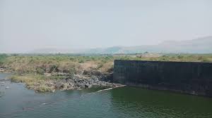 Opposed to the planned vertical bitter dam | नियोजित ऊर्ध्व कडवा धरणास विरोध Opposed to the planned vertical bitter dam | नियोजित ऊर्ध्व कडवा धरणास विरोध