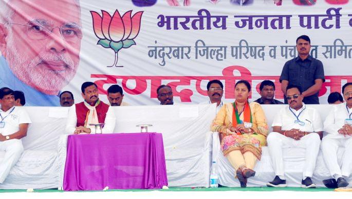 A three-legged government cannot run long | तीन पायांचे सरकार फार काळ धावणे शक्यच नाही A three-legged government cannot run long | तीन पायांचे सरकार फार काळ धावणे शक्यच नाही