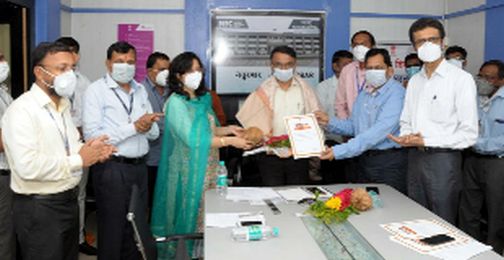 Pride of revenue officers and employees | महसूल अधिकारी व कर्मचाऱ्यांचा गौरव Pride of revenue officers and employees | महसूल अधिकारी व कर्मचाऱ्यांचा गौरव