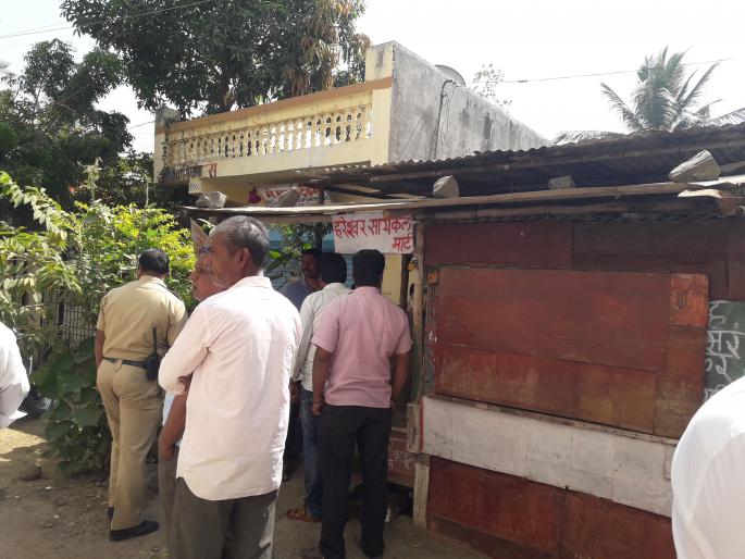 Father killed the child and hid his dead body | मुलाने पित्याचा खून करून मृतदेह लपविला टपरीत Father killed the child and hid his dead body | मुलाने पित्याचा खून करून मृतदेह लपविला टपरीत