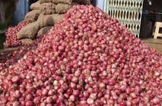 Prime Minister's Office of Nathaleed Onion Producer, who has sent money orders, has taken the decision | मनीआॅर्डर पाठविणाऱ्या नैताळेच्या कांदा उत्पादक शेतकºयाची पंतप्रधान कार्यालयाने घेतली दखल Prime Minister's Office of Nathaleed Onion Producer, who has sent money orders, has taken the decision | मनीआॅर्डर पाठविणाऱ्या नैताळेच्या कांदा उत्पादक शेतकºयाची पंतप्रधान कार्यालयाने घेतली दखल