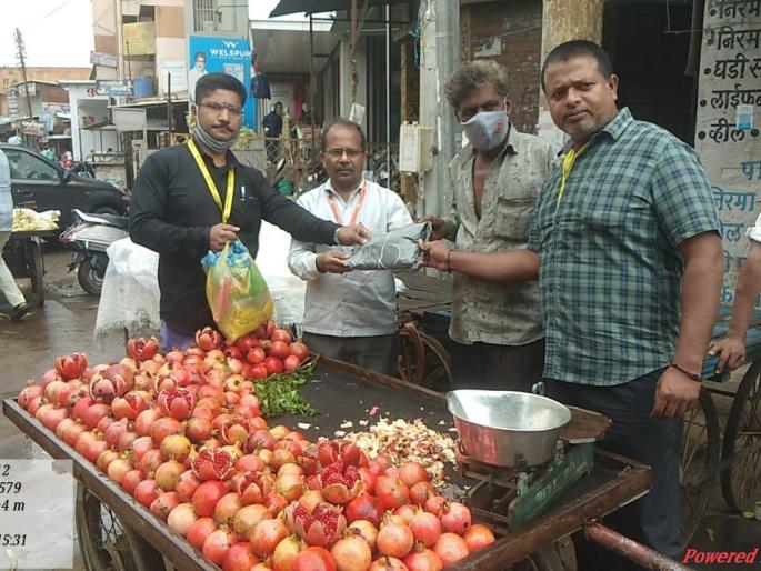 40 kg plastic bags seized from Ojhar Municipal Council | ओझर नगरपरिषदेकडून ४० किलो प्लॅस्टिक पिशव्या जप्त 40 kg plastic bags seized from Ojhar Municipal Council | ओझर नगरपरिषदेकडून ४० किलो प्लॅस्टिक पिशव्या जप्त