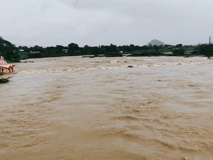 Damage to torrential rains, agricultural crops in the Pale Khurd area | पाळे खुर्द परिसरात मुसळदार पाऊस शेती पिकाचे नुकसान Damage to torrential rains, agricultural crops in the Pale Khurd area | पाळे खुर्द परिसरात मुसळदार पाऊस शेती पिकाचे नुकसान