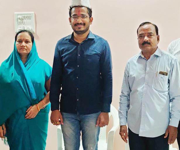 Success in the third attempt; Abhay Singh took Hanuman Udi without any class | तिसºया प्रयत्नात मिळाले यश; कोणत्याही क्लासविना अभयसिंहने घेतली हनुमान उडी Success in the third attempt; Abhay Singh took Hanuman Udi without any class | तिसºया प्रयत्नात मिळाले यश; कोणत्याही क्लासविना अभयसिंहने घेतली हनुमान उडी