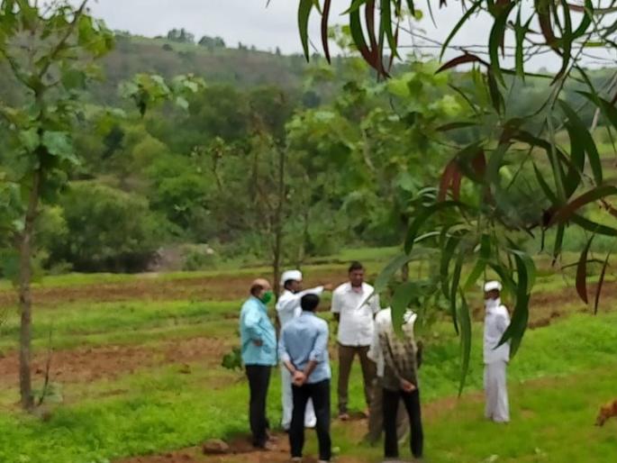 Survey of potential dam area in Borwath area | बोरवठ परिसरात संभाव्य धरण क्षेत्राची पाहणी