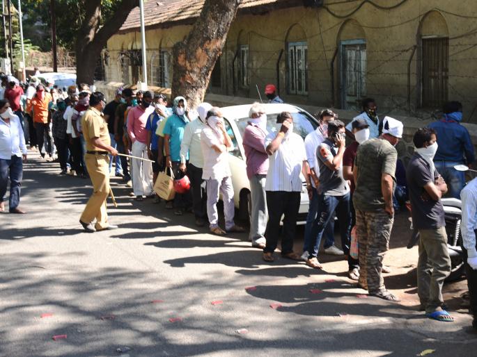 Tokens to buy alcohol | मद्य खरेदीसाठी घ्यावे लागणार टोकन Tokens to buy alcohol | मद्य खरेदीसाठी घ्यावे लागणार टोकन