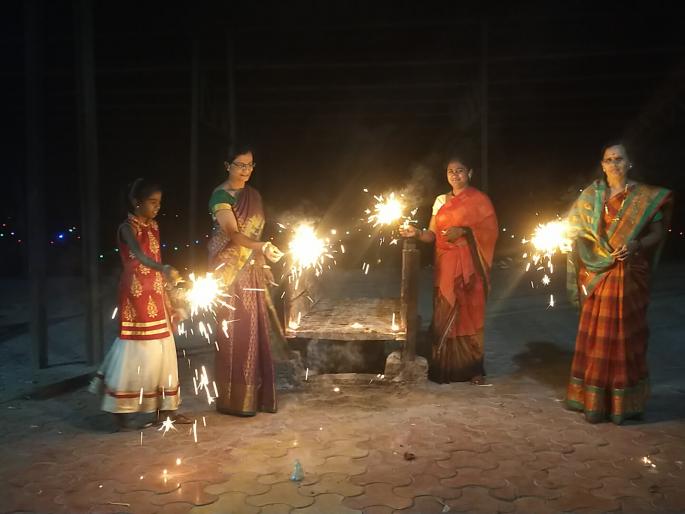 Dipotsav at Amardham in Pimpalgaon | पिंपळगावच्या अमरधाममध्ये दीपोत्सव Dipotsav at Amardham in Pimpalgaon | पिंपळगावच्या अमरधाममध्ये दीपोत्सव