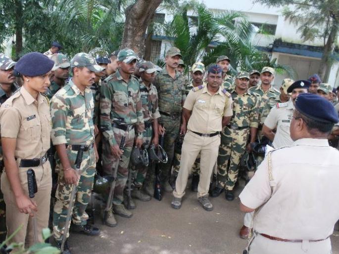 Police ready to immerse Ganesh | गणेश विसर्जनासाठी पोलीस सज्ज Police ready to immerse Ganesh | गणेश विसर्जनासाठी पोलीस सज्ज