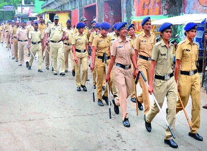 Police settlement of immersion procession | विसर्जन मिरवणुकीतील पोलीस बंदोबस्त