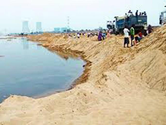 The highest ferries on the Godavari River | परभणी: वाळूघाट लिलावाची प्रक्रिया सुरू The highest ferries on the Godavari River | परभणी: वाळूघाट लिलावाची प्रक्रिया सुरू