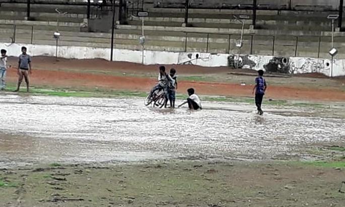 Parbhani District Sports Complex as Lake | परभणी जिल्हा क्रीडा संकुलाला तलावाचे स्वरुप Parbhani District Sports Complex as Lake | परभणी जिल्हा क्रीडा संकुलाला तलावाचे स्वरुप