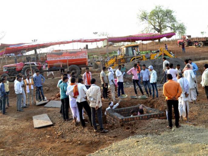 Parbhani: Parents are worried about Shubham's visit | परभणी : शुभमच्या भेटीसाठी आई-वडील व्याकुळ Parbhani: Parents are worried about Shubham's visit | परभणी : शुभमच्या भेटीसाठी आई-वडील व्याकुळ