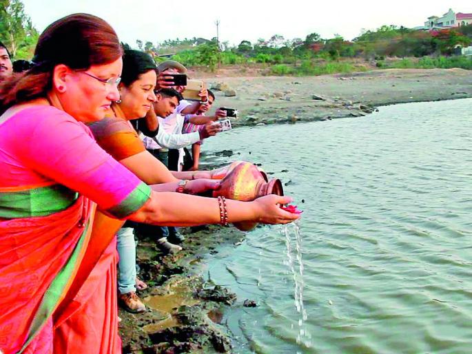 'Ramnadi ' swallowed by 'Builder' | ‘बिल्डरशाही’ने गिळली ‘रामनदी’ 'Ramnadi ' swallowed by 'Builder' | ‘बिल्डरशाही’ने गिळली ‘रामनदी’