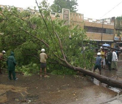 Lakhs rupees damage due to returning rain in Ratnagiri district | रत्नागिरी जिल्ह्यात परतीच्या पावसाने लाखो रूपयांचे नुकसान