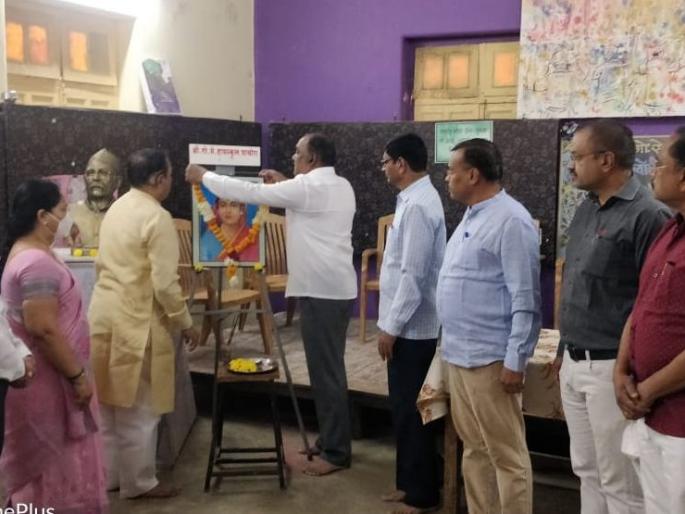 Savitribai Phule Jayanti celebrations at GS High School, Pachora | पाचोरा येथील गो.से.हायस्कूलमध्ये सावित्रीबाई फुले जयंती उत्साहात  Savitribai Phule Jayanti celebrations at GS High School, Pachora | पाचोरा येथील गो.से.हायस्कूलमध्ये सावित्रीबाई फुले जयंती उत्साहात