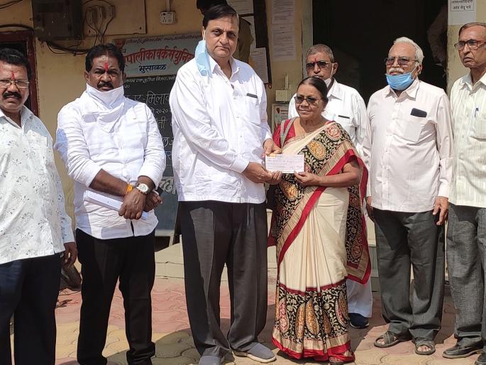 Retirement pension sale plan claims issue finally settled | सेवानिवृत्तांचा पेन्शन विक्री योजना दावा प्रश्न अखेर लागला मार्गी Retirement pension sale plan claims issue finally settled | सेवानिवृत्तांचा पेन्शन विक्री योजना दावा प्रश्न अखेर लागला मार्गी