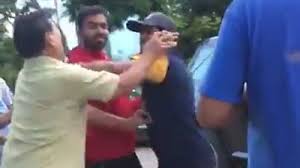 Demand for settlement of road rage | रोडरोमिओंचा बंदोबस्त करण्याची मागणी Demand for settlement of road rage | रोडरोमिओंचा बंदोबस्त करण्याची मागणी