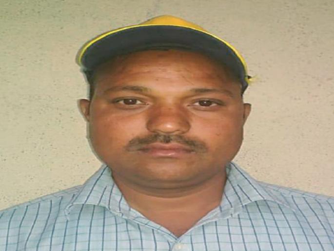 Teacher's day special: The blindness of blind Guruji helped run the dark and grocery shop | शिक्षक दिन विशेष : आंधळे गुरूजींचे भविष्य अंधकारमय , किराणा दुकान चालवून हातभार Teacher's day special: The blindness of blind Guruji helped run the dark and grocery shop | शिक्षक दिन विशेष : आंधळे गुरूजींचे भविष्य अंधकारमय , किराणा दुकान चालवून हातभार