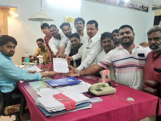 Take action against the writers and writers of Bal Bharati | बालभारतीच्या लेखक,प्रकाशकाविरुद्ध कारवाई करा Take action against the writers and writers of Bal Bharati | बालभारतीच्या लेखक,प्रकाशकाविरुद्ध कारवाई करा