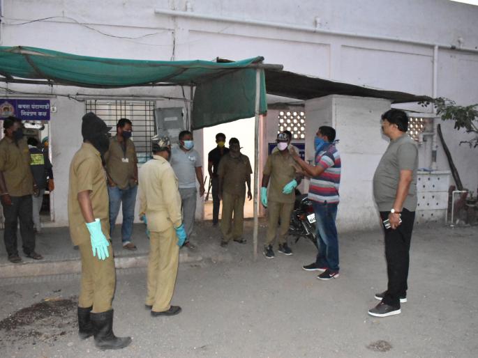 Meeting of the city president with the health department of Satana Municipal Council | सटाणा नगरपरिषदेच्या आरोग्य विभागास नगराध्यक्षांची भेट Meeting of the city president with the health department of Satana Municipal Council | सटाणा नगरपरिषदेच्या आरोग्य विभागास नगराध्यक्षांची भेट