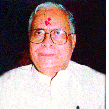 Prataprao Bhosalee gets the fort of Satara | प्रतापराव भोसलेंनी सांभाळला साताऱ्याचा गड Prataprao Bhosalee gets the fort of Satara | प्रतापराव भोसलेंनी सांभाळला साताऱ्याचा गड