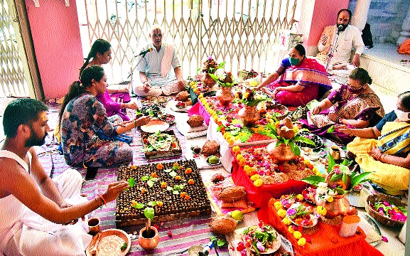 ‘Ramlalla hum aayenge ...’ alarm: Flag worship at Panchmukhi Hanuman temple | ‘रामलल्ला हम आयेंगे...’गजर : पंचमुखी हनुमान मंदिरात ध्वजपूजन ‘Ramlalla hum aayenge ...’ alarm: Flag worship at Panchmukhi Hanuman temple | ‘रामलल्ला हम आयेंगे...’गजर : पंचमुखी हनुमान मंदिरात ध्वजपूजन